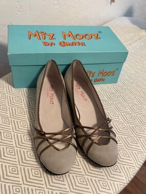 Miz Mooz low heels shoes, size 9